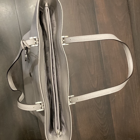 Like new silver Michael Kors purse - Picture 3 of 8